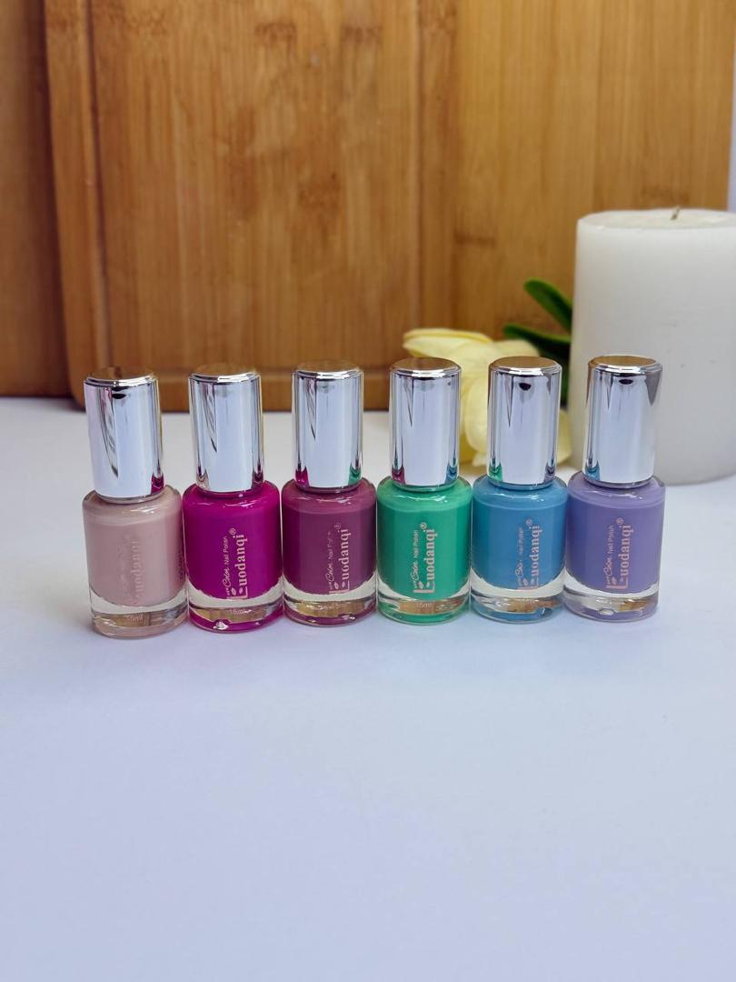 لاک ناخن نقره‌ای لودانکی 0911؛ پوشش براق و یکنواخت برای ناخن‌های شیک